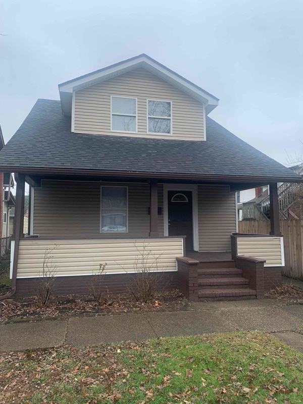 Building Photo - 813 11th St W