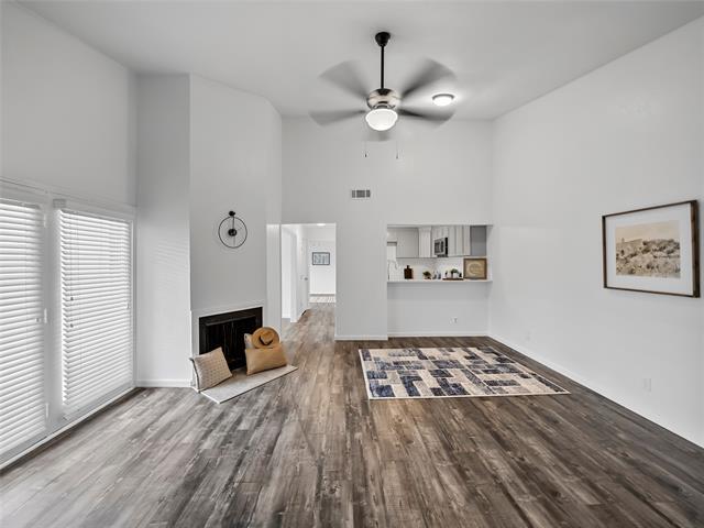 Foto principal - 8545 Midpark Rd