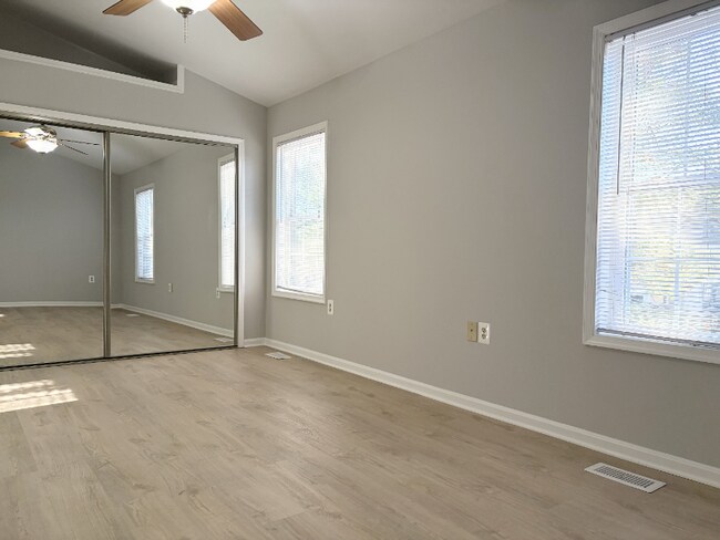 Building Photo - 2990 Mission Square Dr