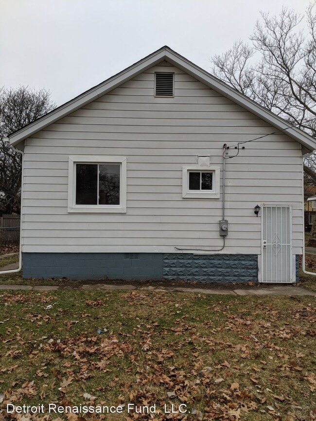 Building Photo - 3 br, 1.5 bath House - 15344 PREVOST