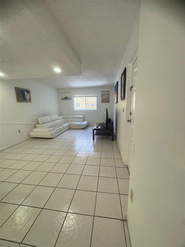 Building Photo - 8270 SW 149th Ct