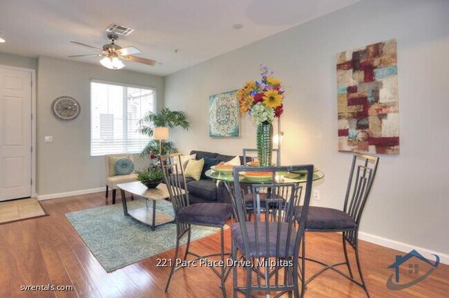 Building Photo - 221 Parc Pl Dr