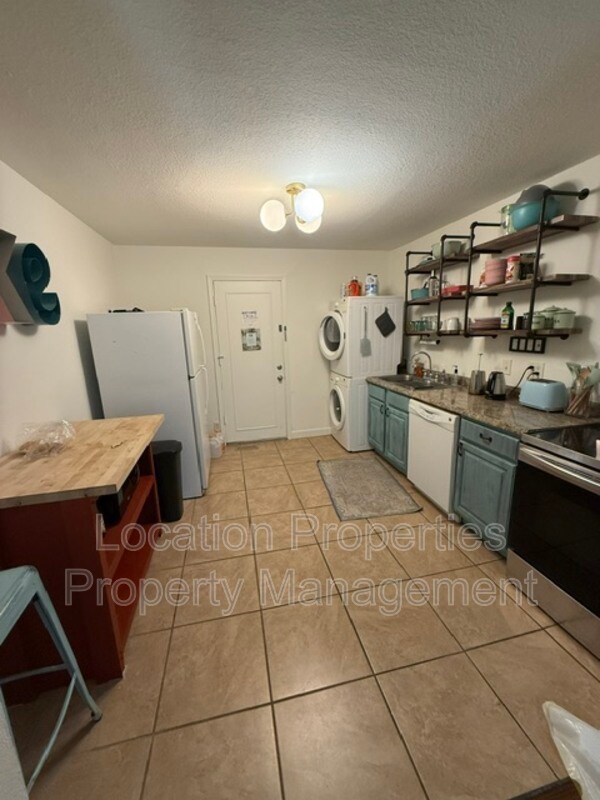 Foto del edificio - 608 W 25th St
