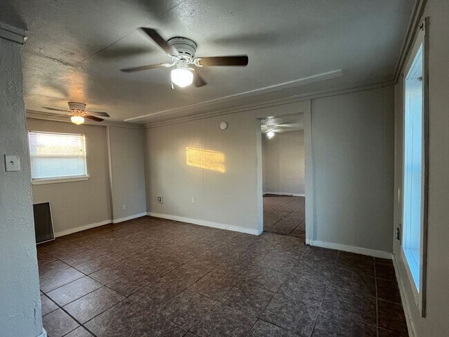 Foto del edificio - FLOUR BLUFF WITH BILLS PAID!!