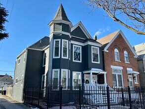 Building Photo - 1714 N Lawndale Ave