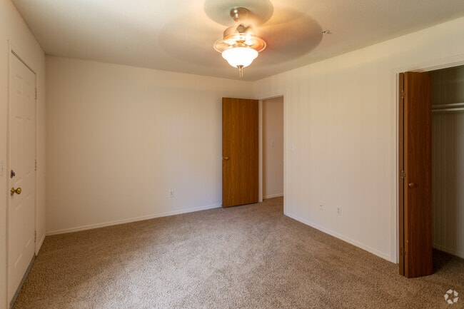 1 BR 1 BA 550 SF - Persimmon Square Apartments