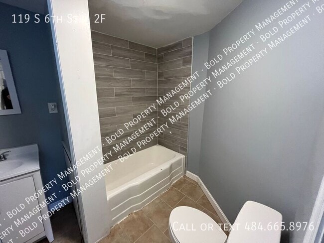 Photo - 119 S 6th St Apartment