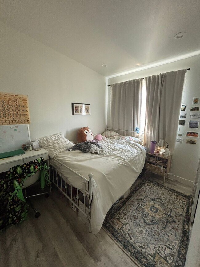 Foto del edificio - 4920 63rd St