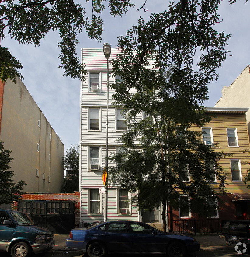 Building Photo - 102 N 8th St