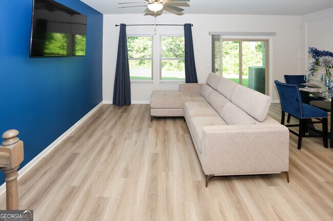 Foto del edificio - 5682 Plain Field Ln