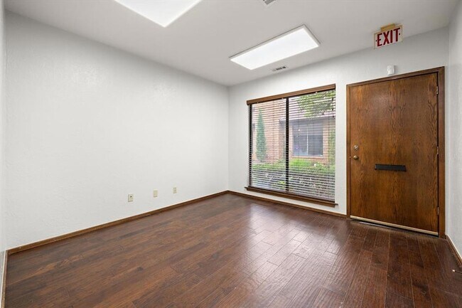 Foto del edificio - 1616 E 19th St