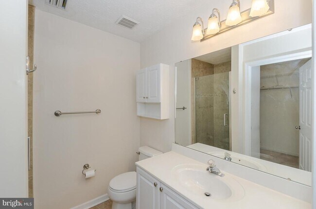 Building Photo - 8731 Castlerock Ct