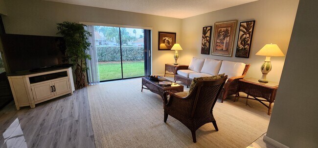 Foto del edificio - 3215 S Lakeview Cir