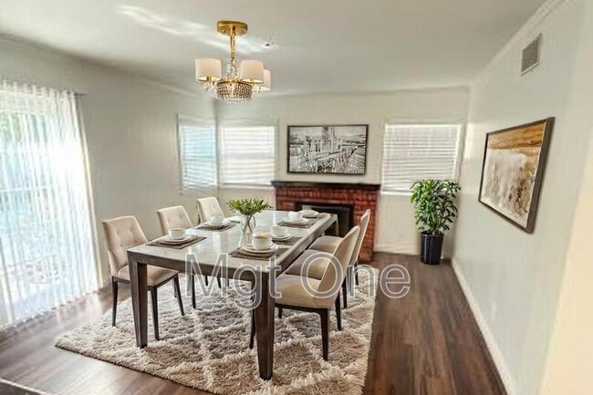 Foto del edificio - 13723 Berkeley Ct