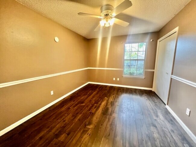 Building Photo - 615 Kathleen Ct