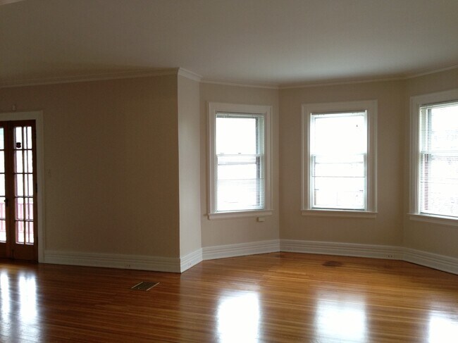 Building Photo - 147 Lexington Ave