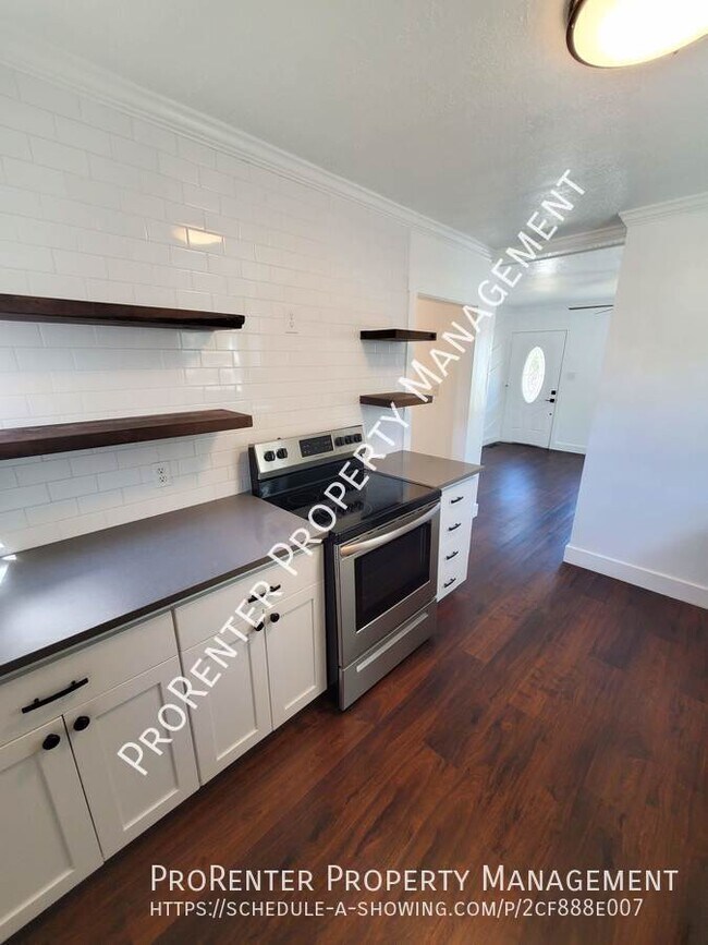 Foto del edificio - 145 W 200 N