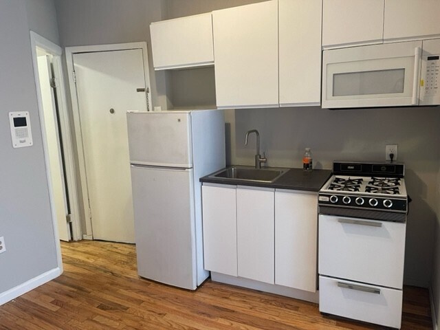 Foto del edificio - 219 E 28th St