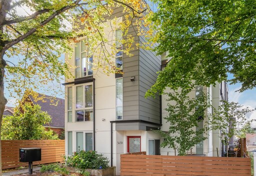 Foto del edificio - Stunning 2 bedroom w/rooftop deck in Beacon Hill!