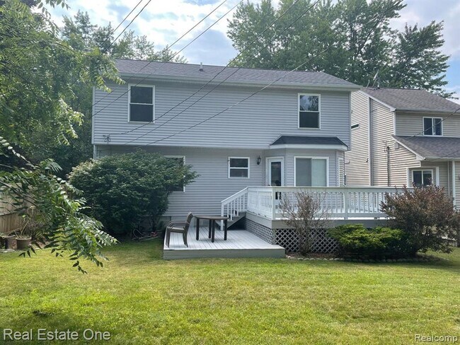 Foto del edificio - 39 S Ascot Rd