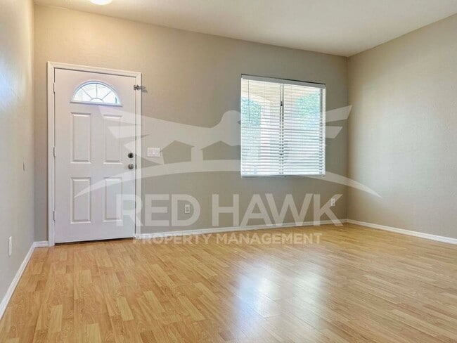 Foto del edificio - 1963 S Starling Dr