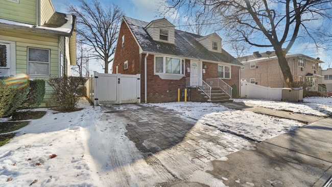 Building Photo - 727 Jaques Ave