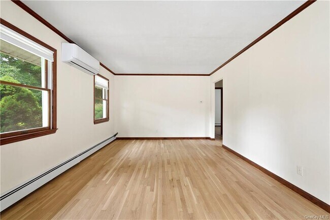 Building Photo - 345 Holbrook Rd