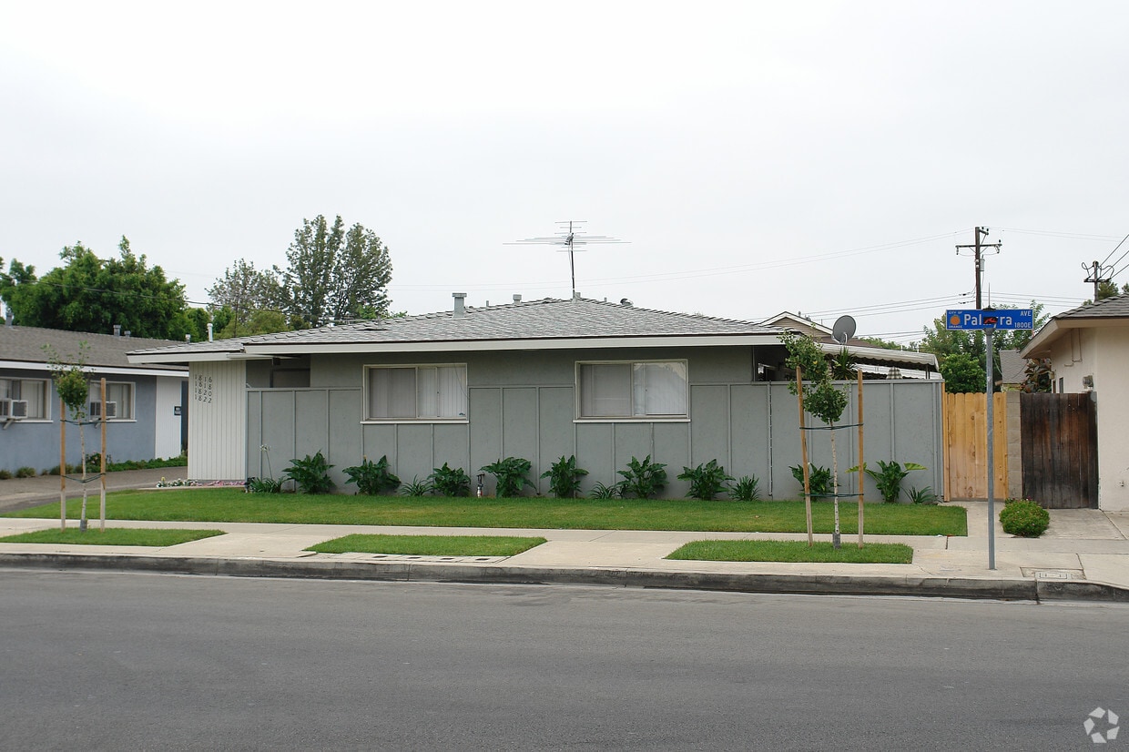 Foto del edificio - 1822 E Palmyra Ave