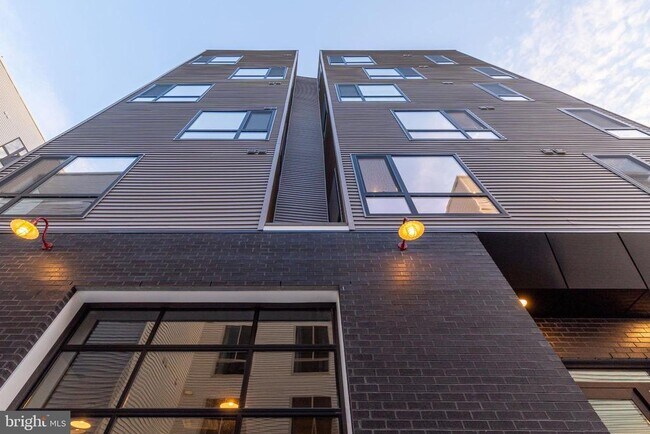 Foto del edificio - 629 W Girard Ave