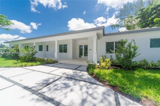Foto del edificio - 4405 SW 64th Ct