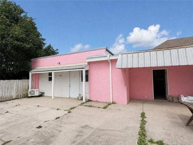 Foto del edificio - 5504 Canal Blvd