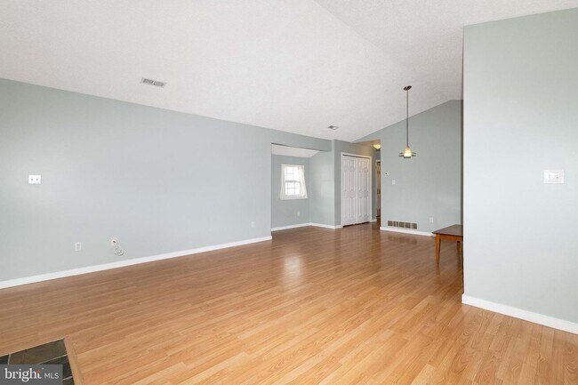 Foto del edificio - 526 Cedar Hollow Dr