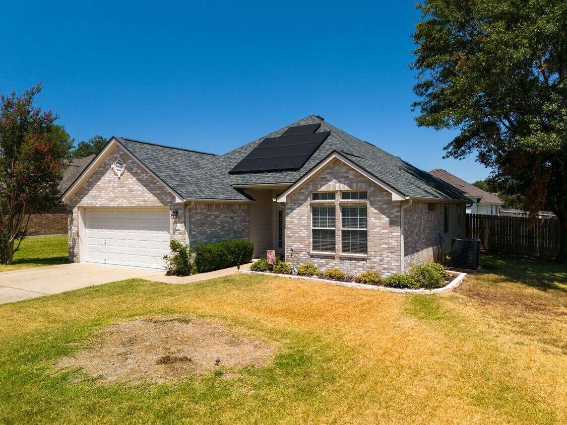 Primary Photo - 804 Woodhollow Dr