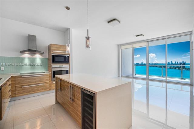 Foto principal - 2020 N Bayshore Dr