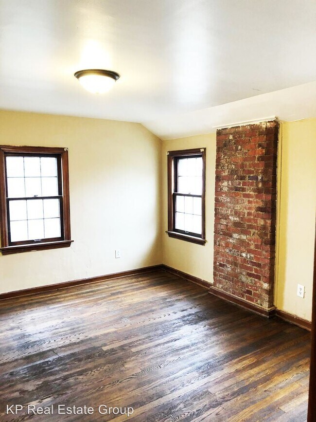 Building Photo - 3 br, 1 bath House - 1453 E 24th Ave