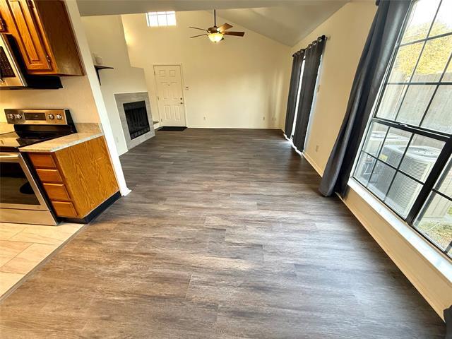 Foto del edificio - 330 W Harwood Rd