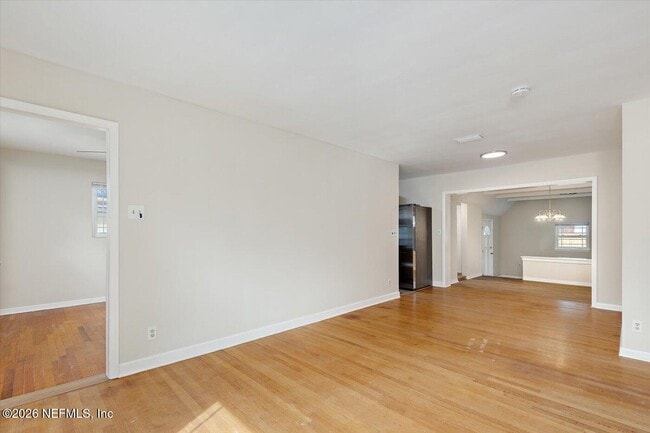 Foto del edificio - 7327 Bamberg Rd