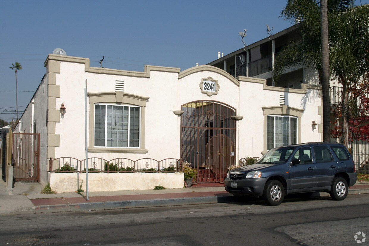 Primary Photo - 3241 E 15th St