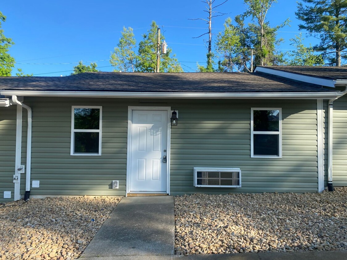 Primary Photo - 2 Bedroom 1 Bath Apartment in Greeneville, TN