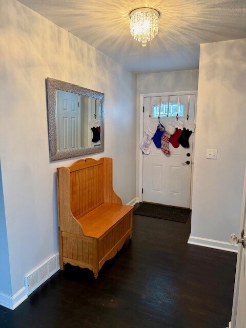 Foto del edificio - 6 Apple Tree Ln