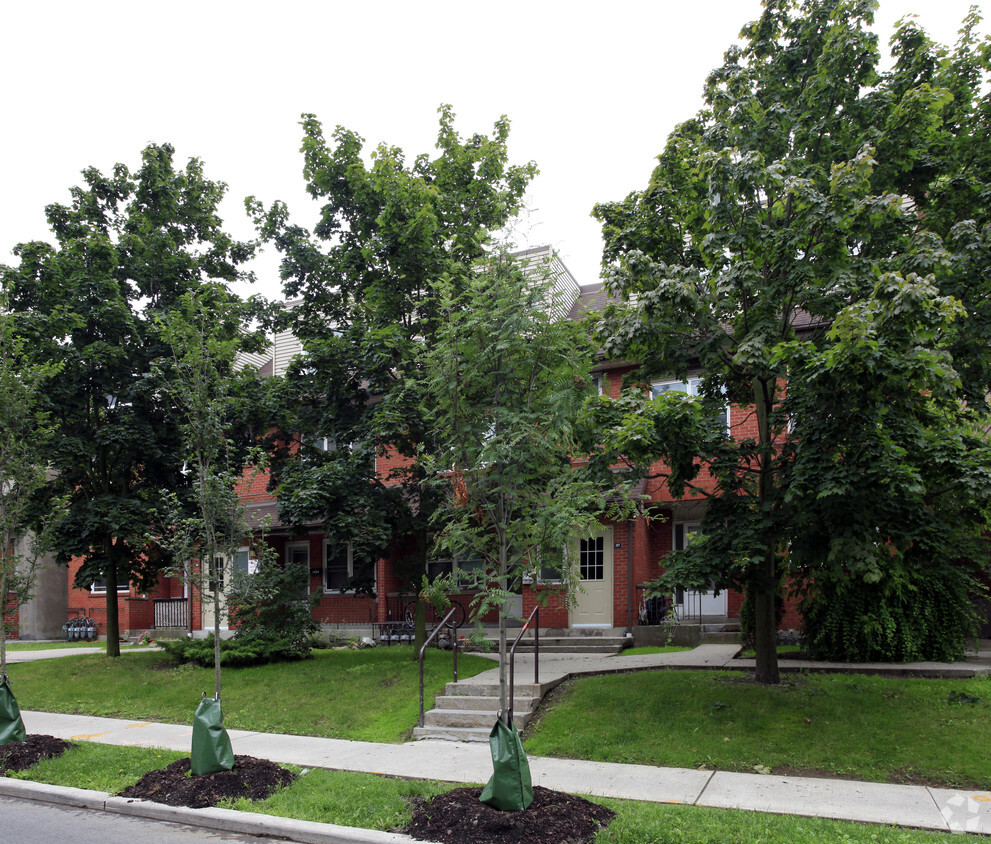 Building Photo - Chatham Ave Apartments