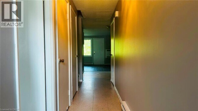 Photo du bâtiment - 1200 Courtland Ave E