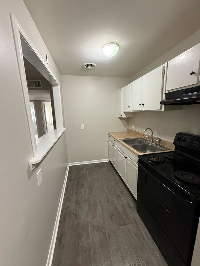 Foto del edificio - 3706 Flint St