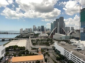 Building Photo - 1717 N Bayshore Dr
