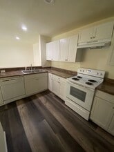 Building Photo - 5607 Lakebend W Dr