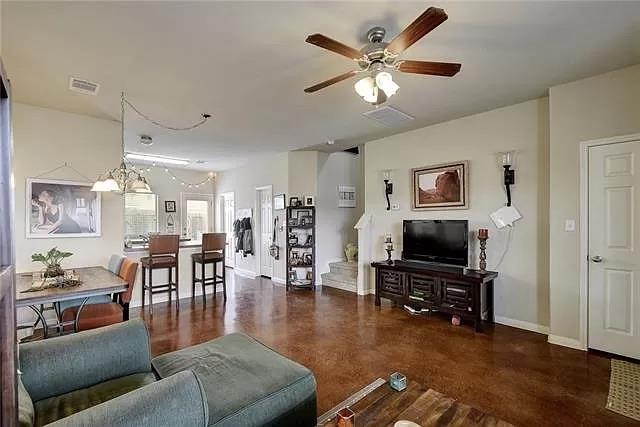 Building Photo - 4604 Senda Ln