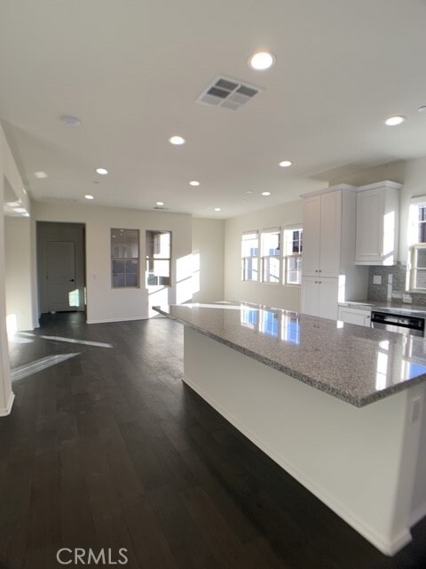 Building Photo - 861 Orchid Way