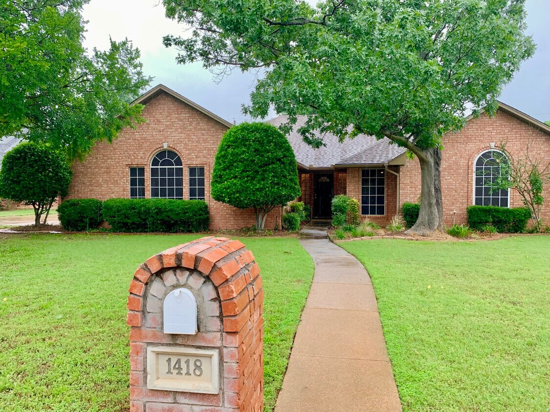 1418 Holley Creek Ln, Mansfield, TX 76063 House for Rent in Mansfield