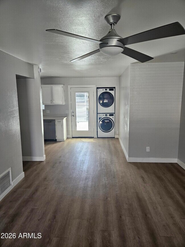 Foto del edificio - 521 W Maryland Ave