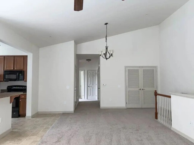 Building Photo - 2008 Shady Oak Dr